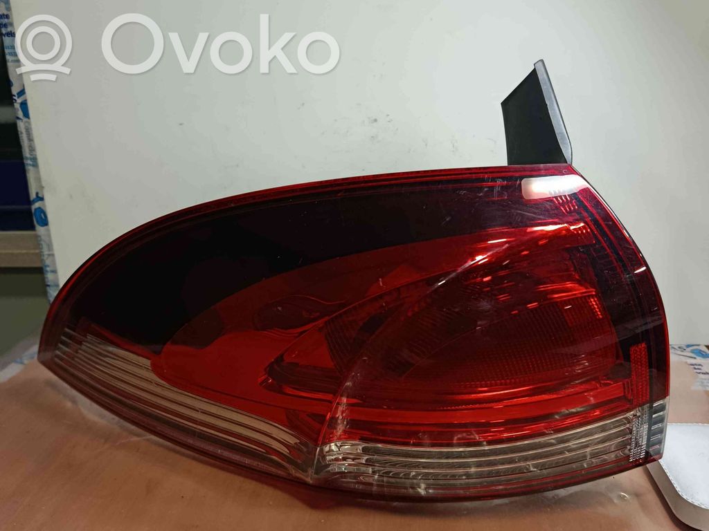 Renault Clio IV Lampă spate în capacul portbagajului 