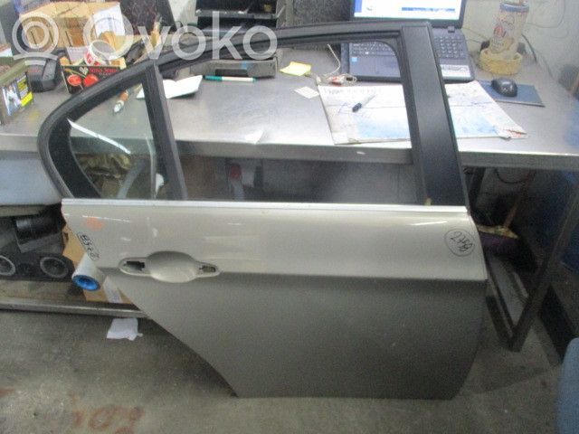Aizmugurējās durvis   POR2758