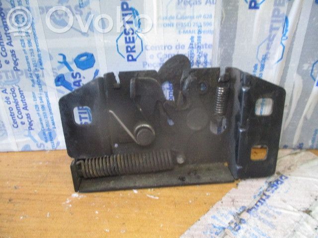 Système poignée, câble ouverture de capot   93BB16701AF