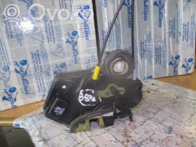 Rear door lock   FEC3876