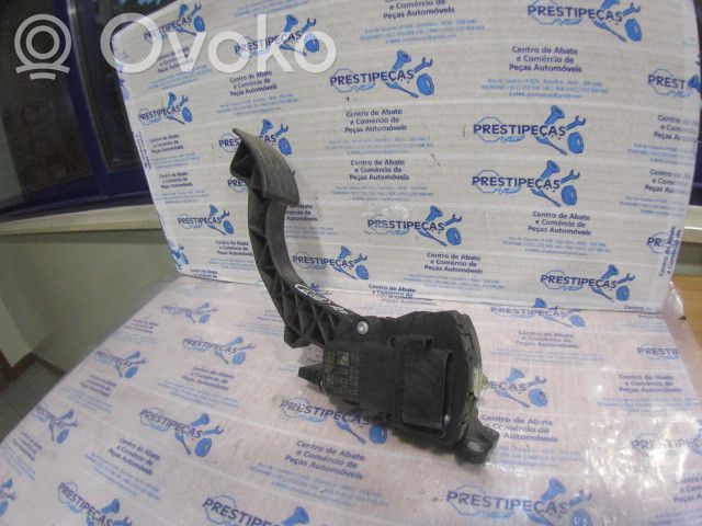 Accelerator throttle pedal   4M519F836AK