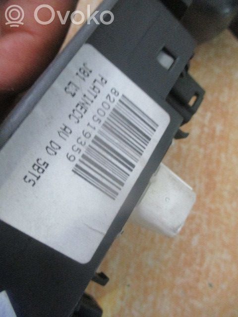 Electric window control switch   8200519359