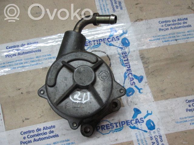 Renault Clio I Vacuum pump 