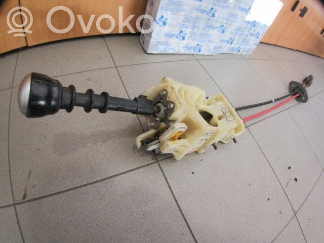 KIA Carnival Lewarek zmiany biegów / dolny 