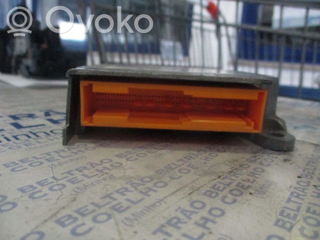 Unidad de control/módulo del Airbag   3891083E01000