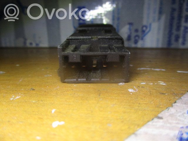 Rover 200 XV Stiklo šildymo elektra jungtukas 