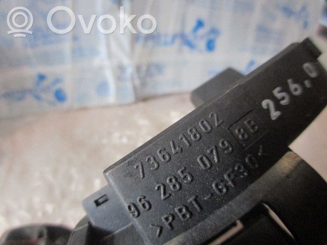 Užvedimo- blokavimo rėlė   962850798B