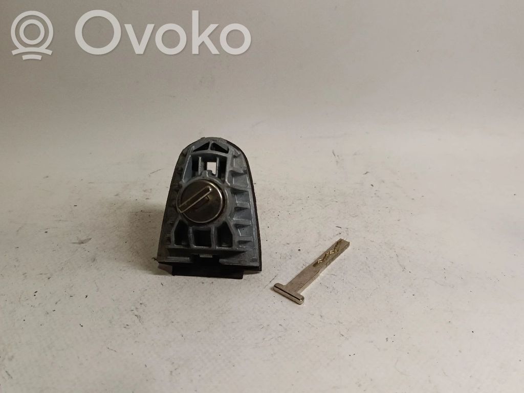 Ford Fiesta Wkładka zamka drzwi przednich 