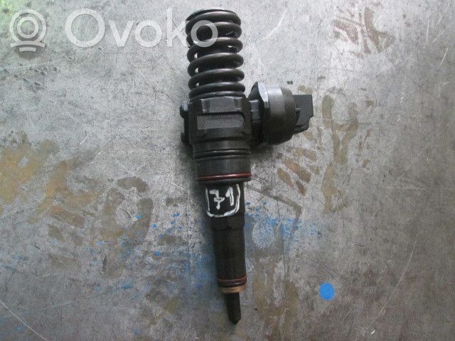 Inyector de combustible   0414720213,038130073AG