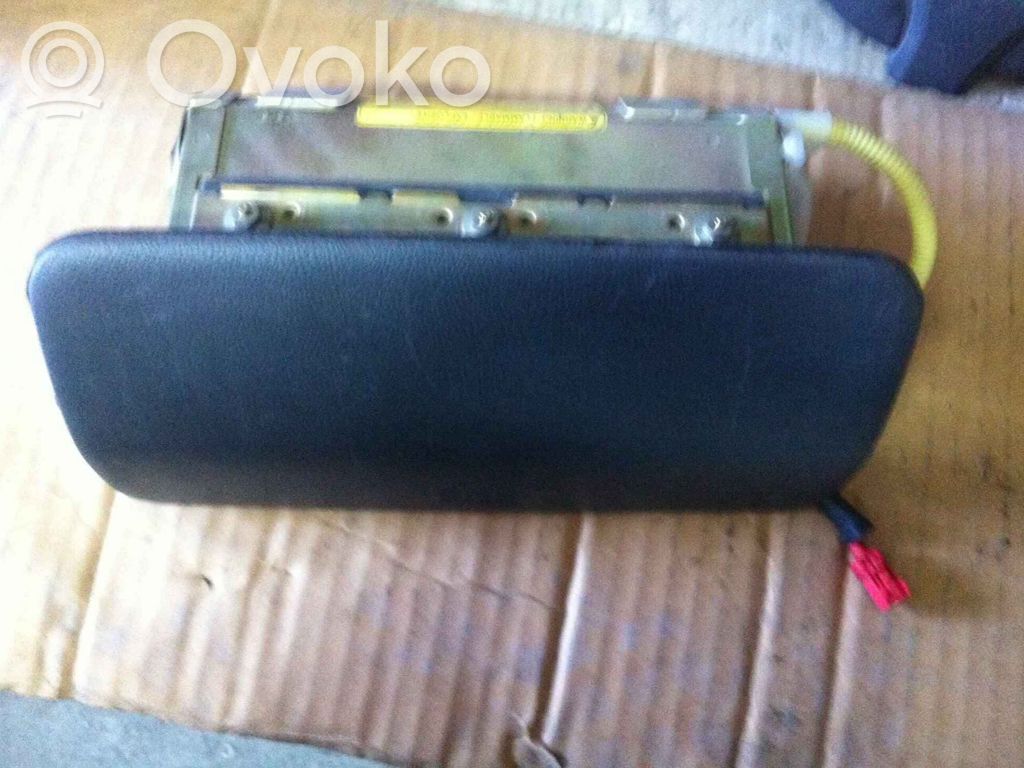 Mitsubishi Pajero Passenger airbag 