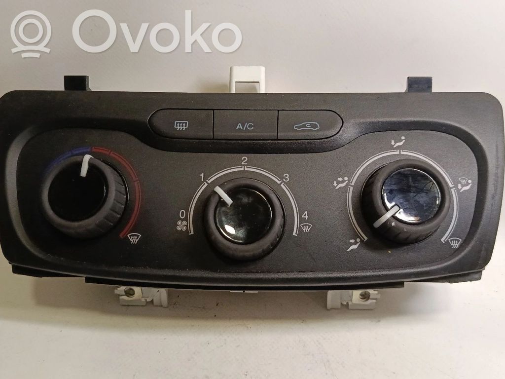 Climate control unit   735643606