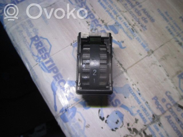 Fiat Punto (176) Valokatkaisija 