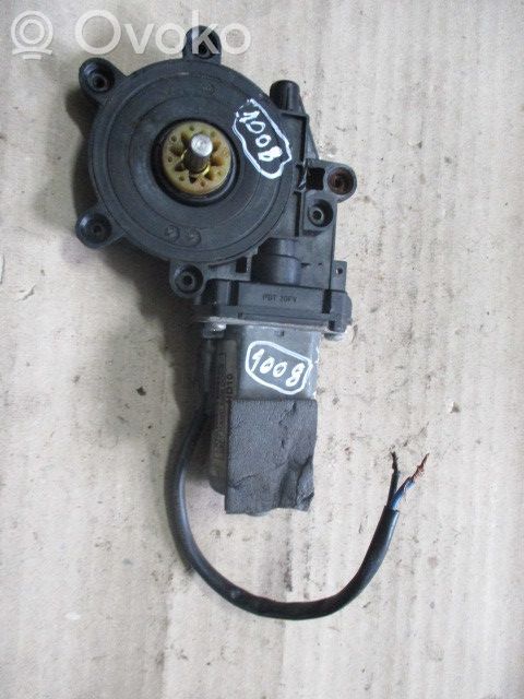 Hyundai Accent Front door window regulator motor 