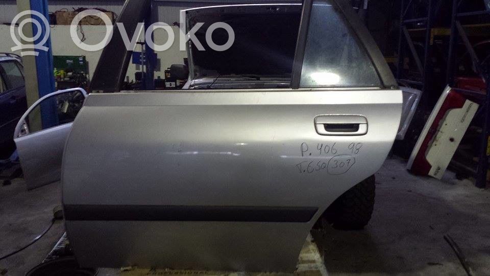 Peugeot 406 Puerta trasera 