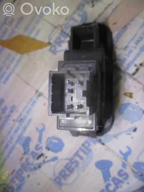 Mitsubishi Lancer Interruptor del elevalunas eléctrico 