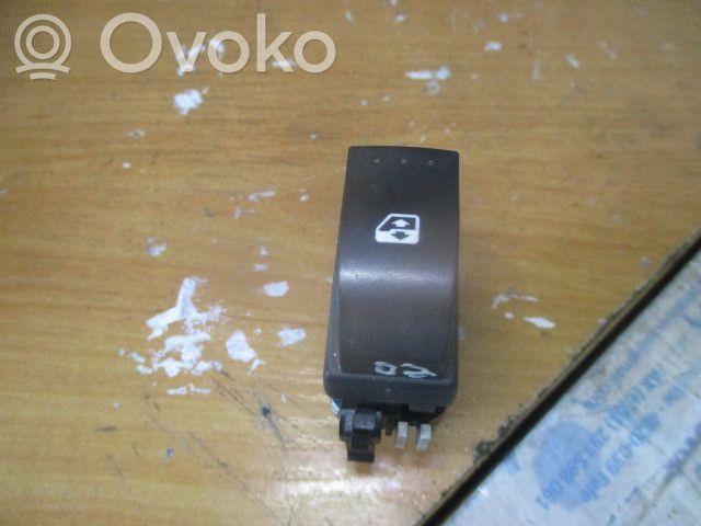 Renault Clio II Electric window control switch 