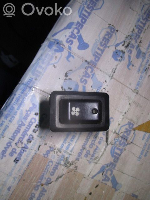 Hyundai Galloper Air conditioning (A/C) switch 