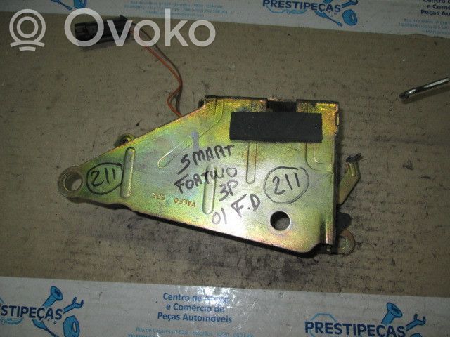 Smart ForTwo I Etuoven lukko 