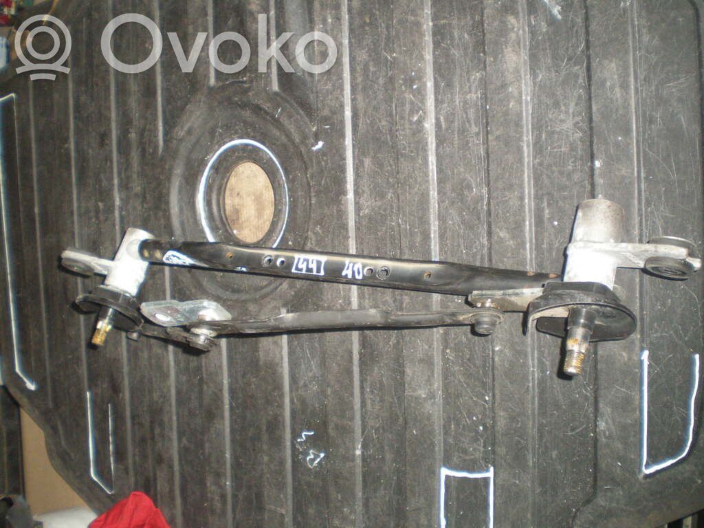 Hyundai i20 (PB PBT) Brazo del limpiaparabrisas delantero 