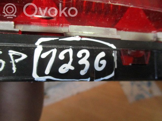 Ford Focus Third/center stoplight 