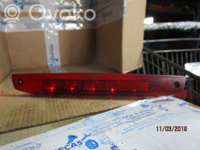 Third/center stoplight   4M5113A613A