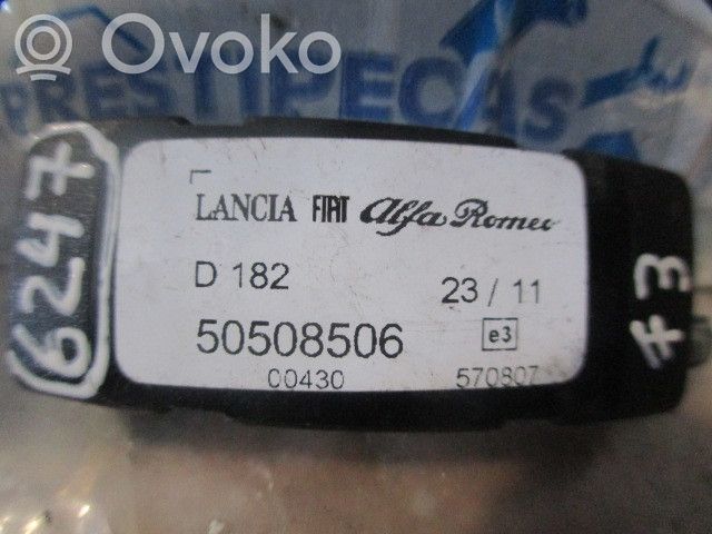 Pystyantennivahvistin   50508506