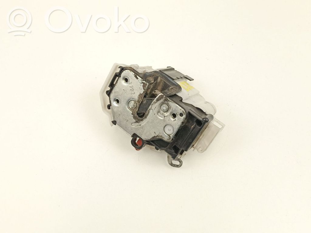 Peugeot Bipper Priekšpusē slēdzene 