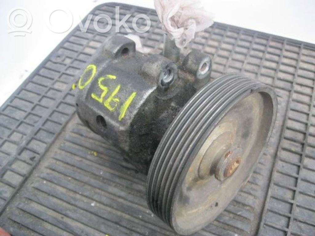 Renault 19 Ohjaustehostimen pumppu 