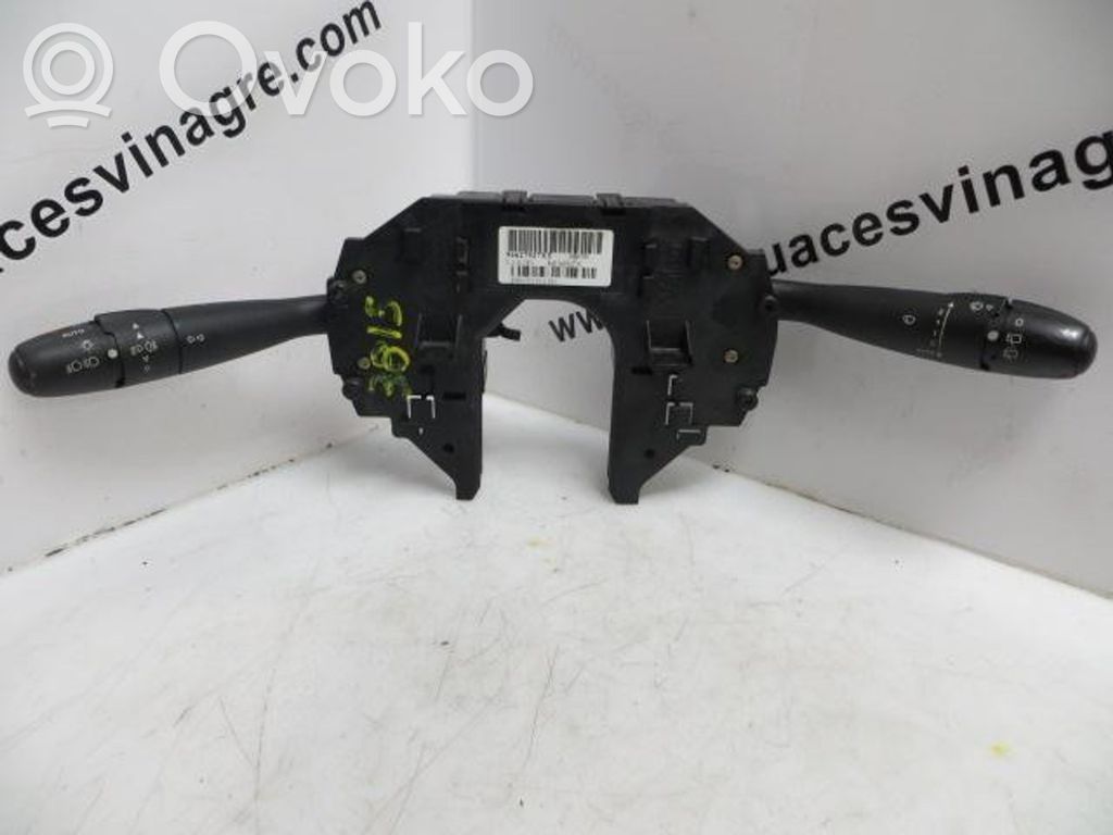 Citroen C4 I Commodo d'essuie-glace 