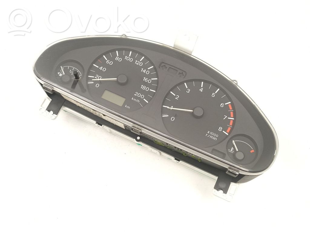 Mitsubishi Space Wagon Speedometer (instrument cluster) 