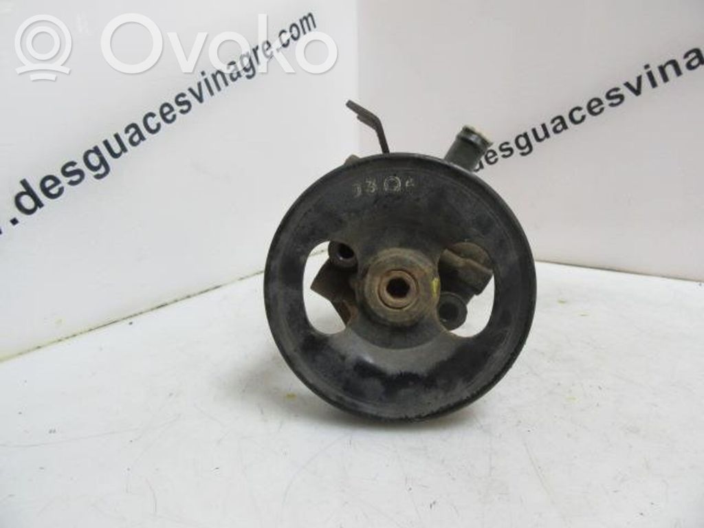 KIA Carnival Ohjaustehostimen pumppu 
