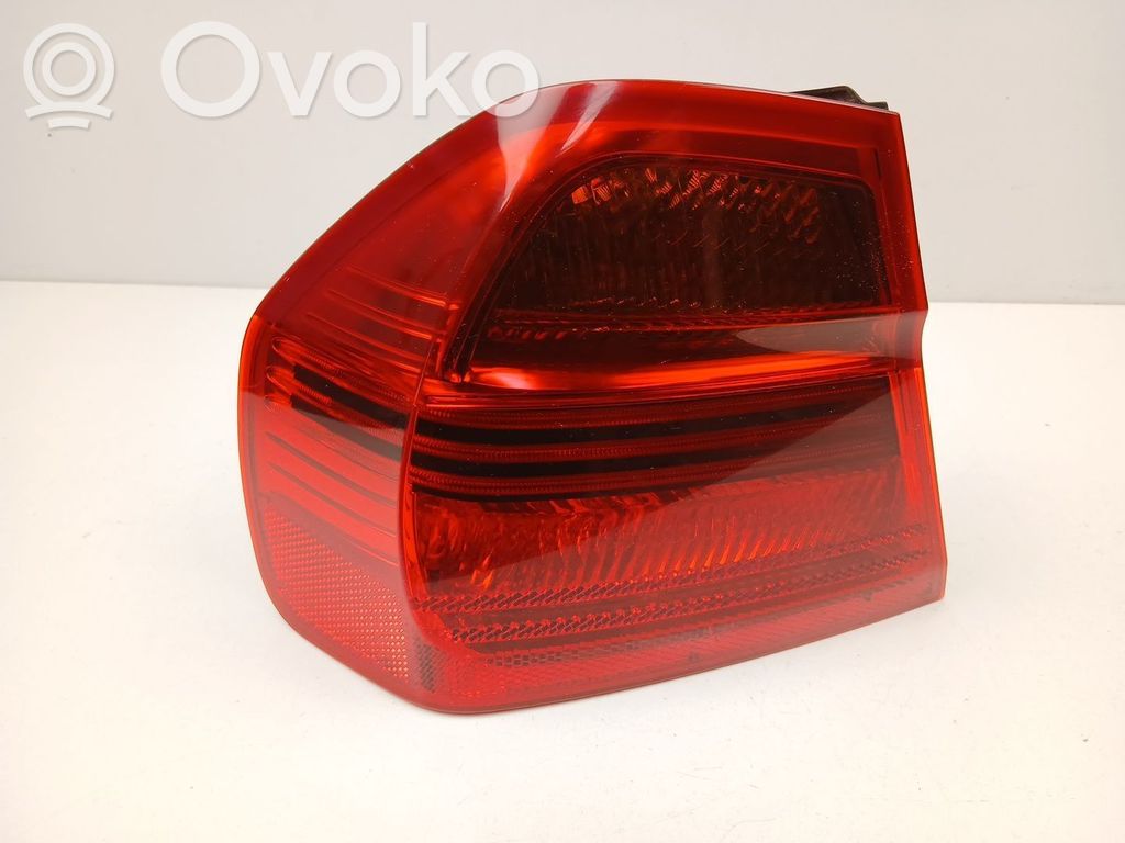 Rear/tail lights   6937457
