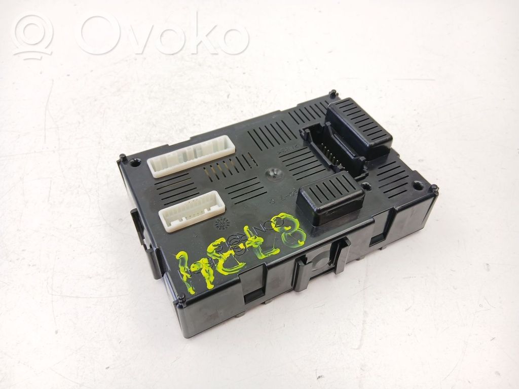 Renault Clio III Fuse module 