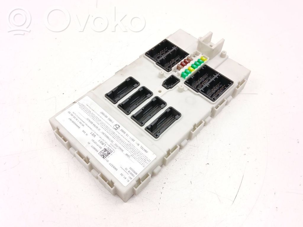 Drošinātāju bloks   6808577