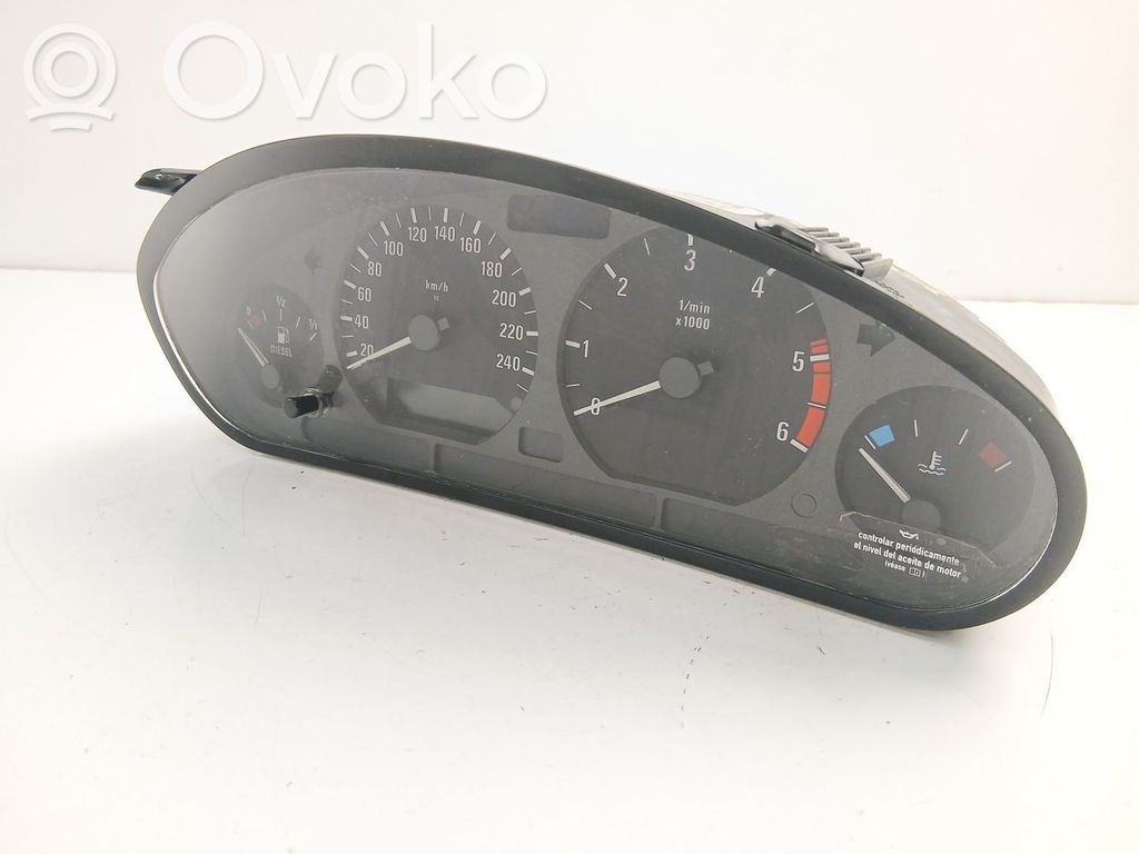 BMW 3 E36 Spidometras (prietaisų skydelis) 