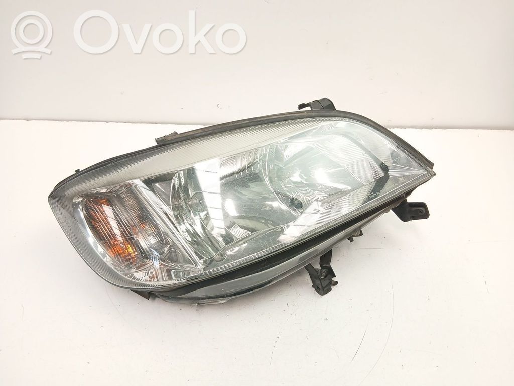 Opel Zafira A Lampa przednia 