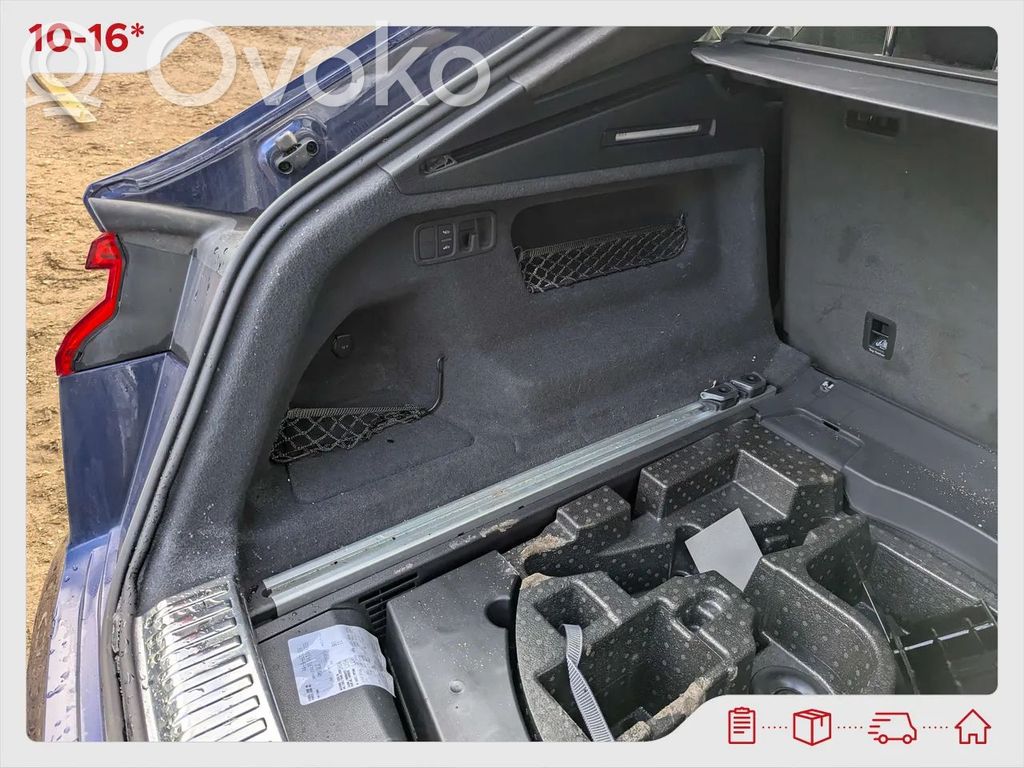 Audi Q8 Bagāžnieka sānu apakšējās apdares panelis 