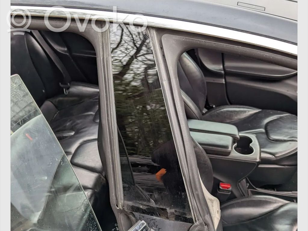 Tesla Model S (B) Pillar trim (exterior) 