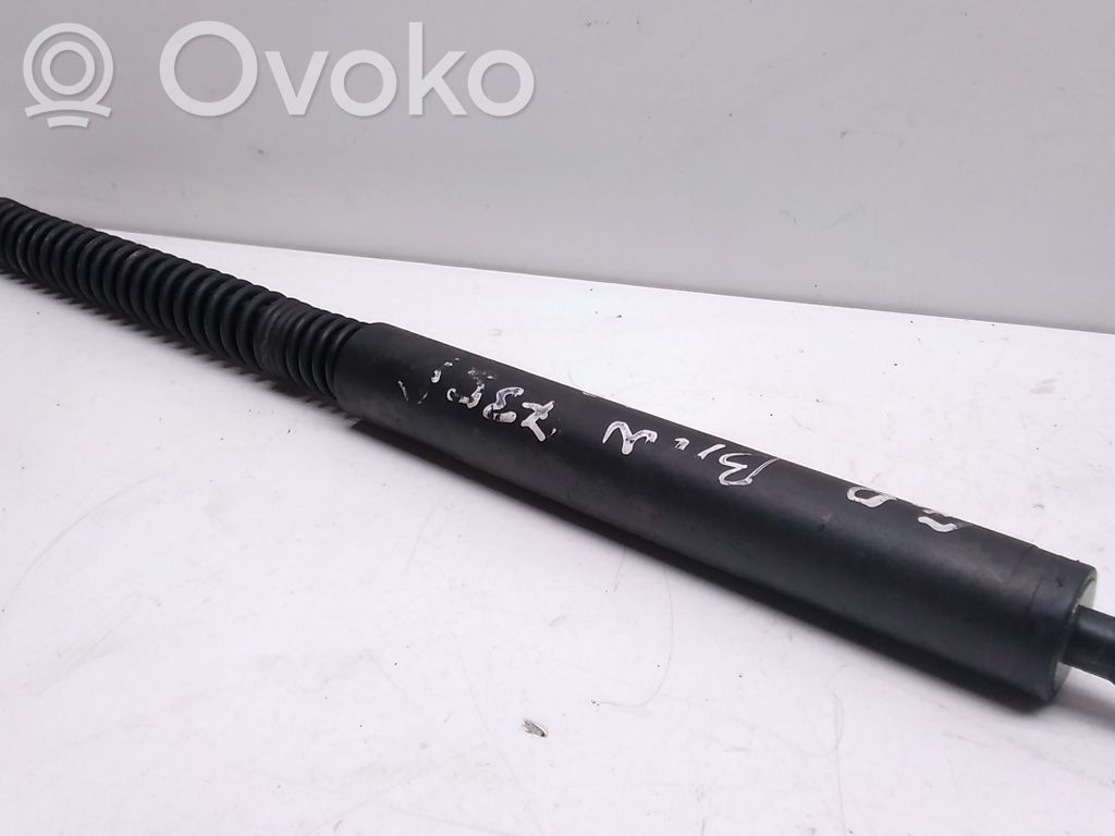 BMW 7 E65 E66 Tailgate strut 