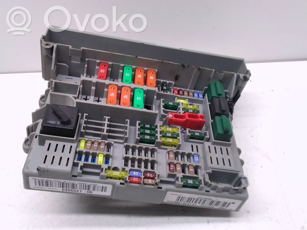 BMW 3 E90 E91 Fuse module 