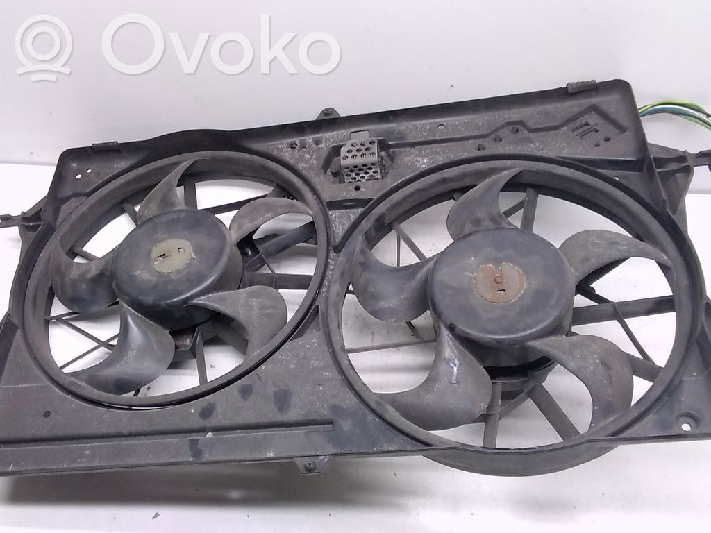 Ford Focus Radiator cooling fan shroud 