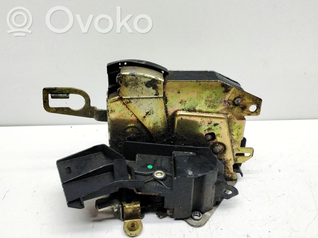 BMW 3 E36 Front door lock 