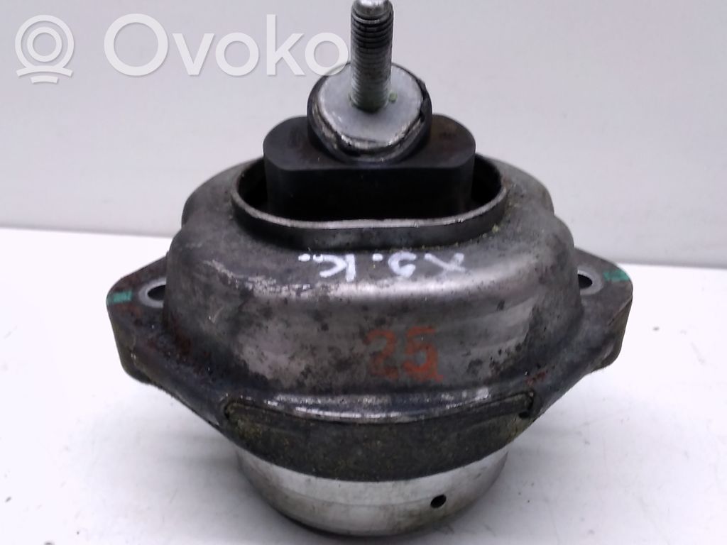 Engine mount bracket   6758444,675844401