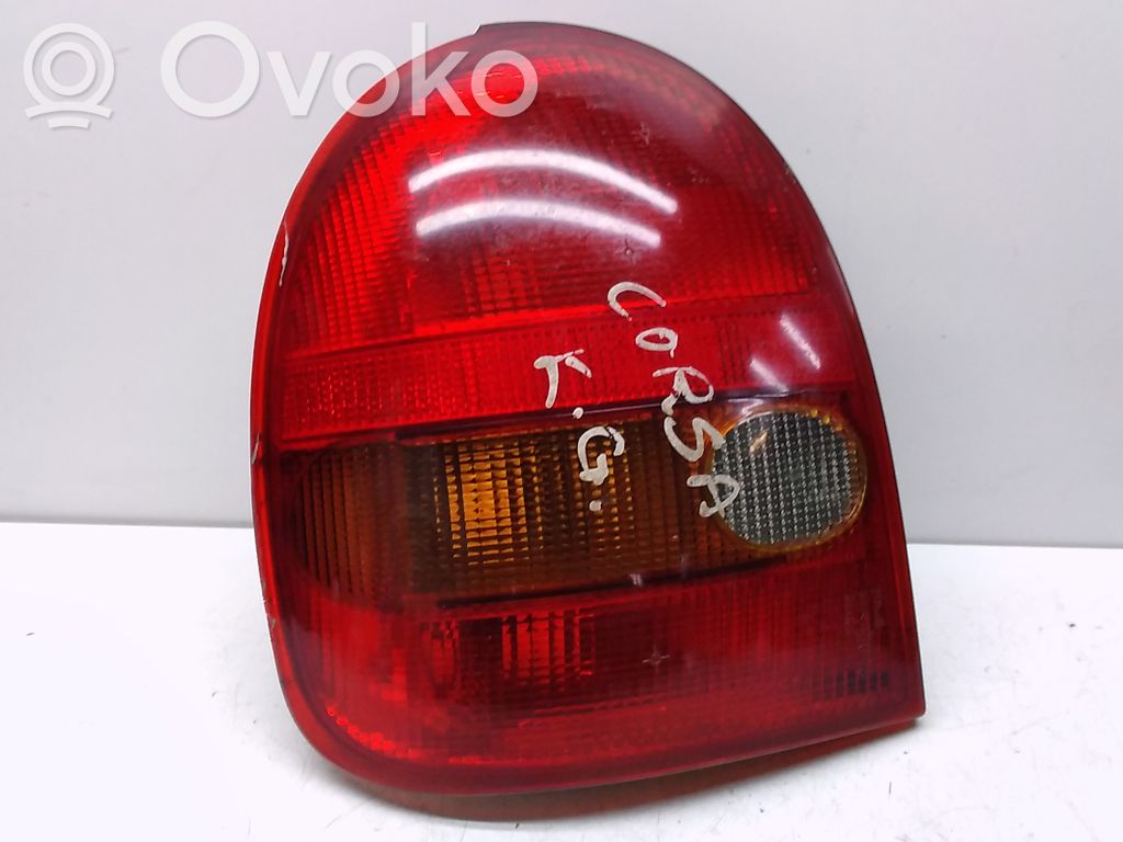 Opel Corsa B Aizmugurējais lukturis virsbūvē 