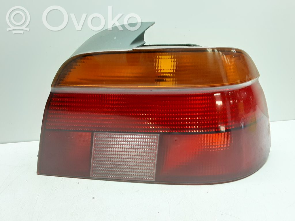 BMW 5 E39 Aizmugurējais lukturis virsbūvē 
