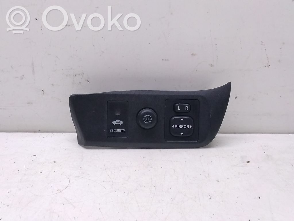 Toyota RAV 4 (XA20) Wing mirror switch 