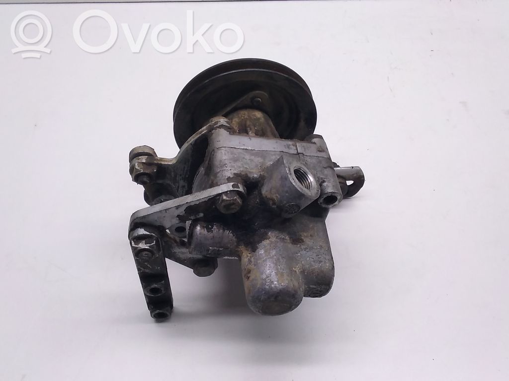 BMW 5 E34 Power steering pump 