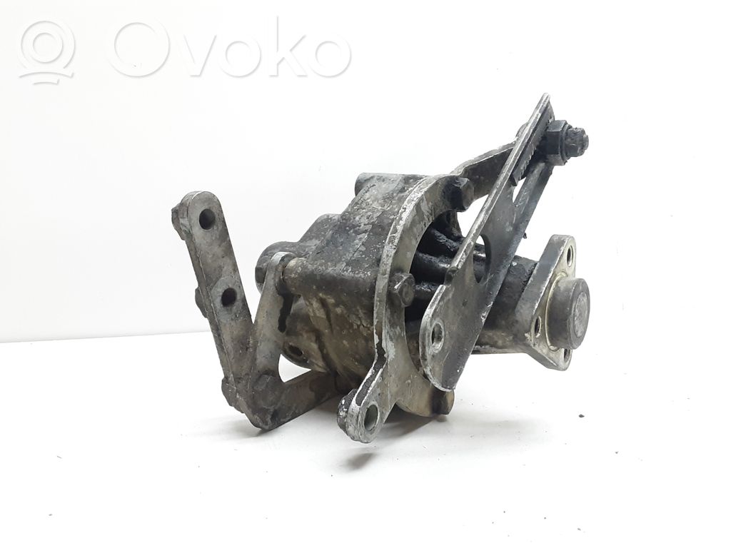 BMW 5 E34 Power steering pump 