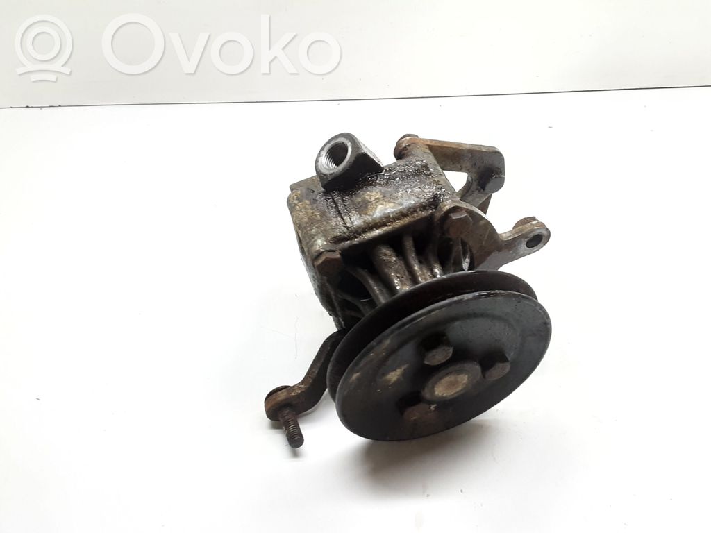 BMW 5 E34 Power steering pump 