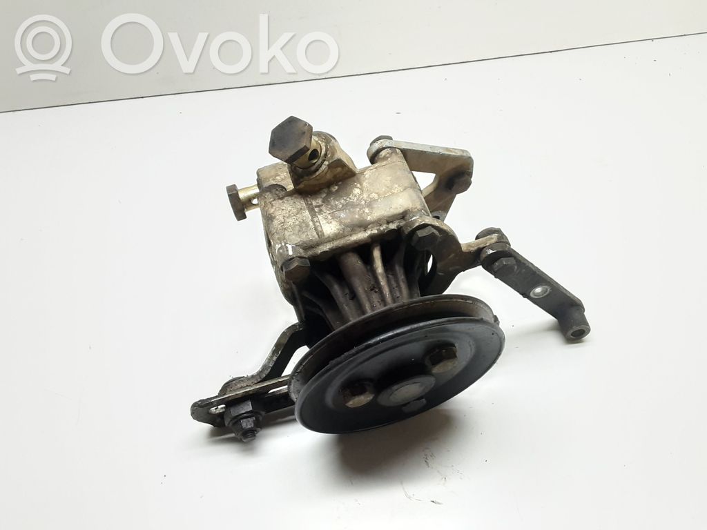 BMW 5 E34 Power steering pump 